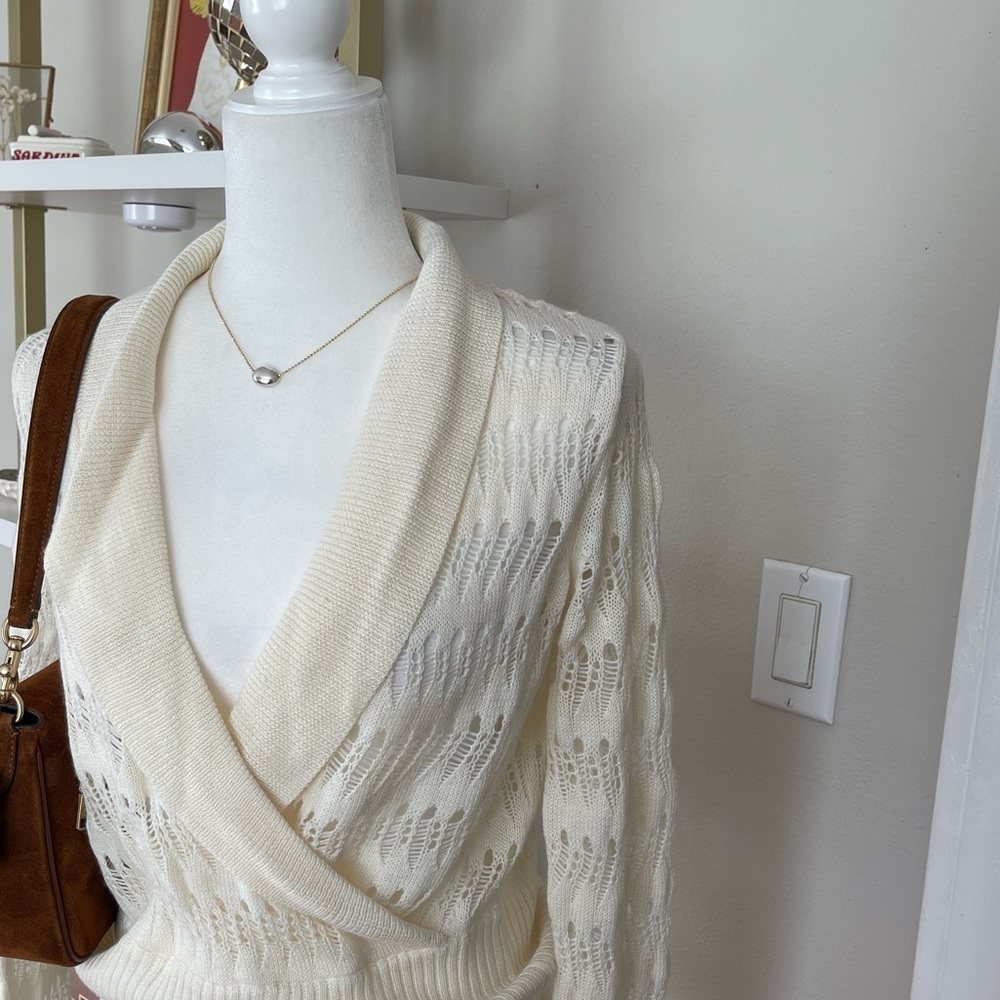 NWT Elegant Cream Sweater Size M - Picture 3 of 8